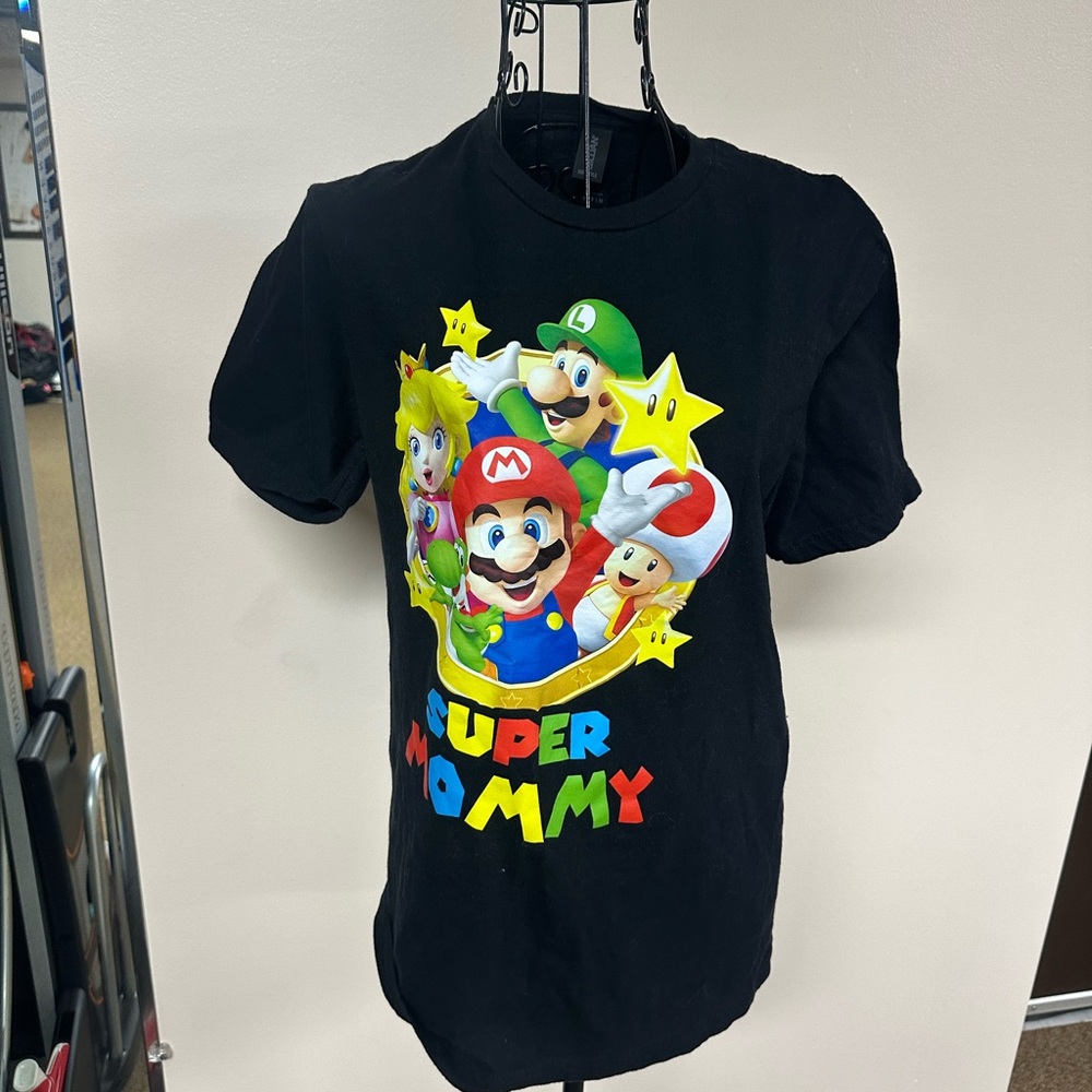 Super mommy Mario shirt size small in black for women gildan brand